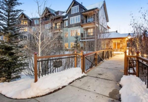 Luxury 2 Bedroom Mountain Vacation Residence With Hot Tub, Pool, And Easy Access To Ski Slopes Breckenridge